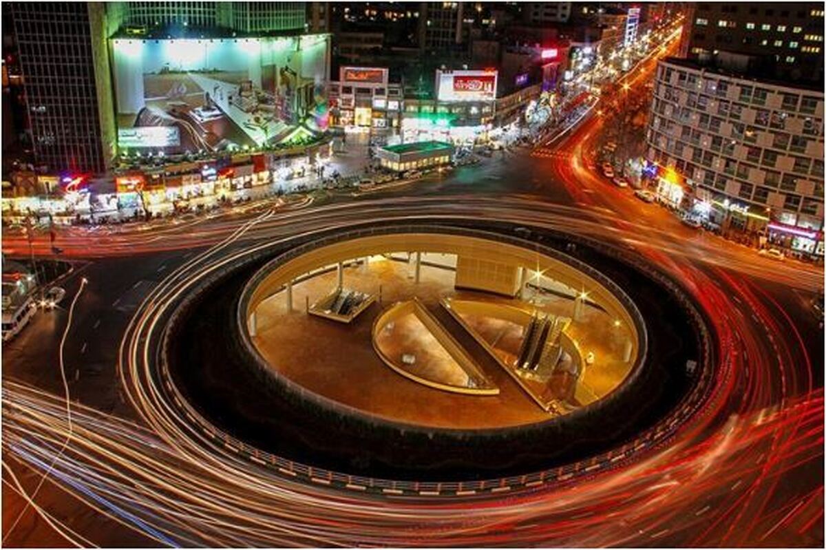 نگاهی به دیواره نگاره جدید میدان ولیعصر، به مناسبت روز مادر