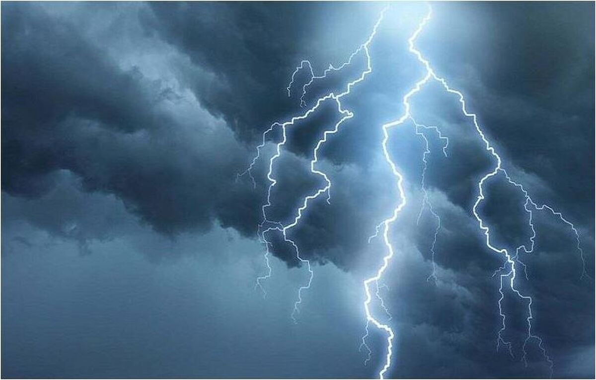 برخورد صاعقه در این شهر جان یک نفر را گرفت