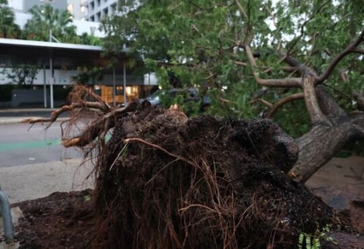 طوفان در استرالیا برق بیش از ۱۹ هزار مشترک را قطع کرد