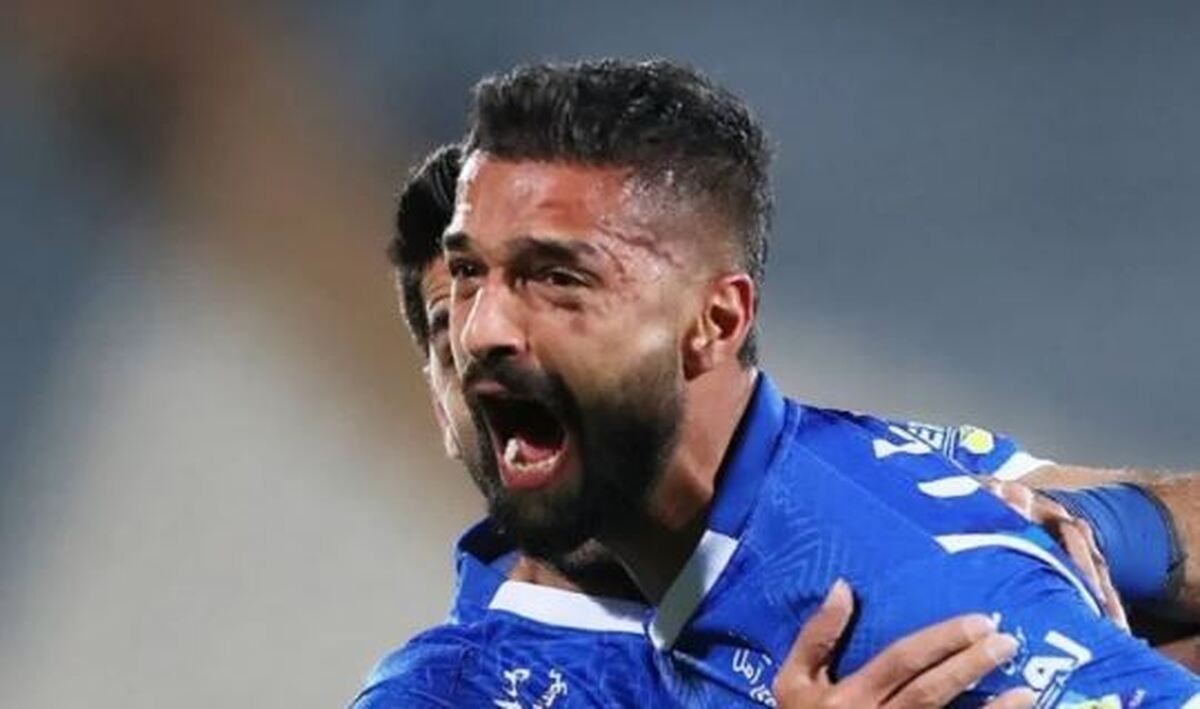 توضیحات و عذرخواهی آرمین سهرابیان برای ویدیو جنجالی لو رفته از آقای فوتبالیست