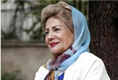 اسلحه به دست شدن تهمینه اطمینان مقدم در یک فیلم نوستالژی