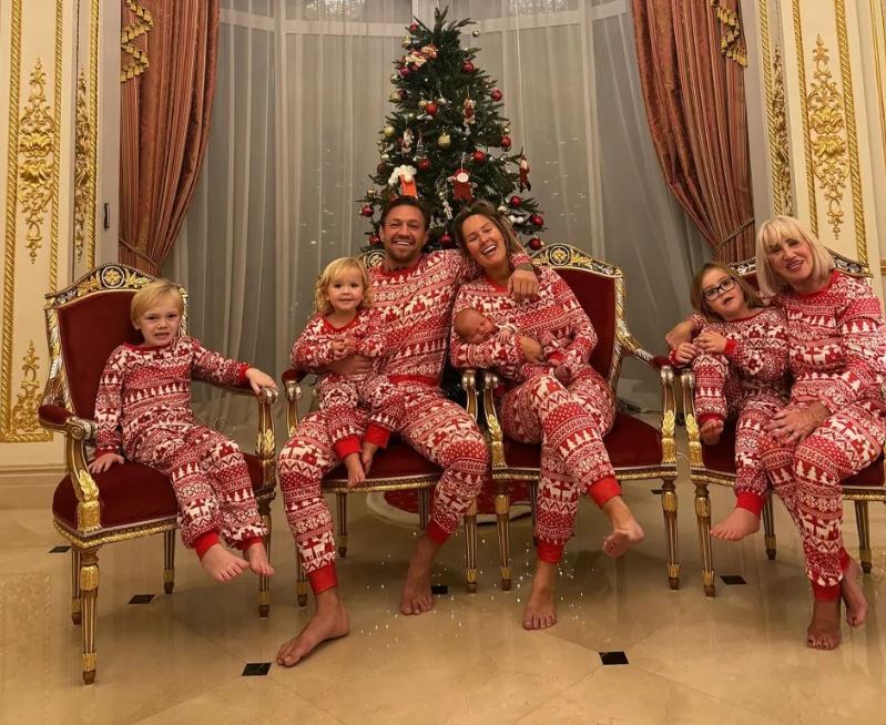 از ماجرای آشنایی و ازدواج دی دولین و کانر مکگرگور تا حواشی تجاوز از ماجرای آشنایی و ازدواج دی دولین و کانر مکگرگور تا حواشی تجاوز