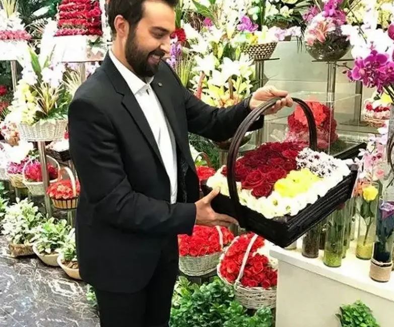 مراسم ساده ازدواج مجری مشهور با فرشته آلوسی/از خرید دسته گل تا سفره عقد! +عکس مراسم ساده ازدواج مجری مشهور با فرشته آلوسی/از خرید دسته گل تا سفره عقد! +عکس