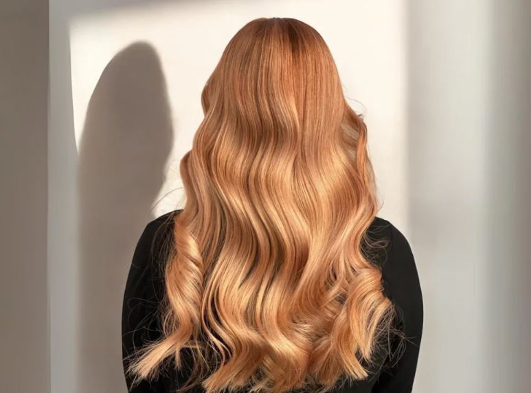 در فصل زمستان موهامو چه رنگی کنم که جلوه بهتری داشته باشه؟ در فصل زمستان موهامو چه رنگی کنم که جلوه بهتری داشته باشه؟