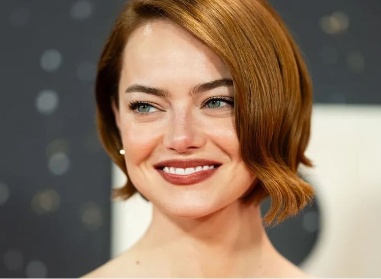 در فصل زمستان موهامو چه رنگی کنم که جلوه بهتری داشته باشه؟ در فصل زمستان موهامو چه رنگی کنم که جلوه بهتری داشته باشه؟