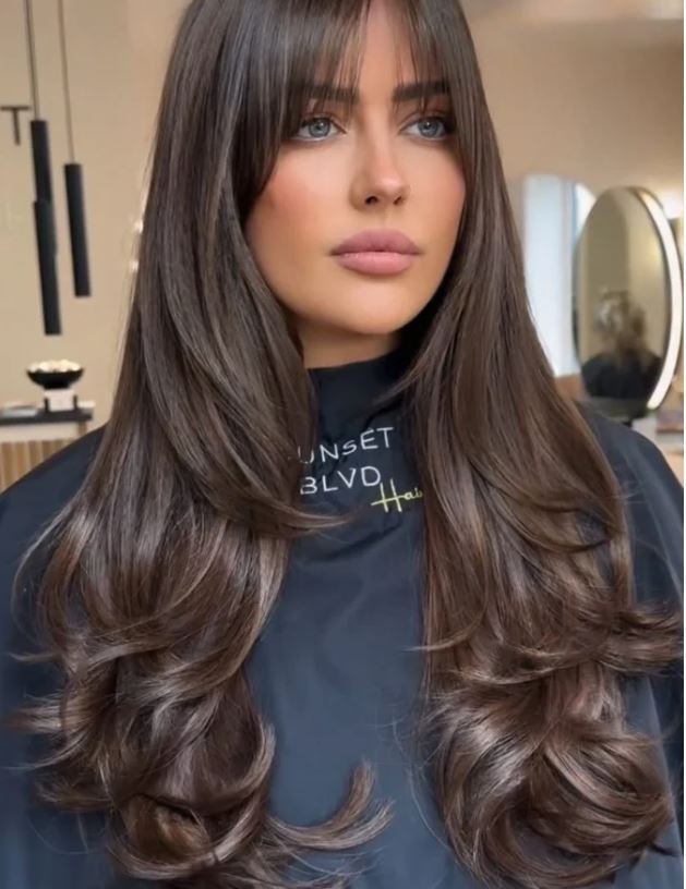 در فصل زمستان موهامو چه رنگی کنم که جلوه بهتری داشته باشه؟ در فصل زمستان موهامو چه رنگی کنم که جلوه بهتری داشته باشه؟