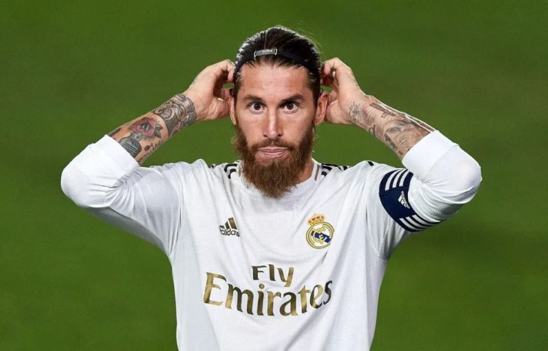 ۹ بازیکن که نامشان در فهرست ۱۰۰ فوتبالیست برتر تاریخ خالی است ۹ بازیکن که نامشان در فهرست ۱۰۰ فوتبالیست برتر تاریخ خالی است