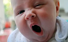 مکانیسم خمیازه در بدن چگونه است؟