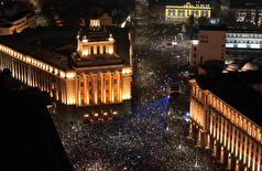 هزاران نفر در اعتراض به بودجه ۲۰۲۶ و سیاست‌های دولت، پارلمان بلغارستان را محاصره کردند