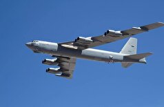 یک بمب افکن استراتژیک آمریکایی بر فراز دریای کارائیب و در نزدیکی سواحل ونزوئلا پرواز می‌کند