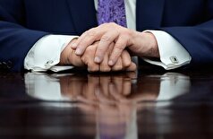 عکس| کاخ سفید توضیح می‌دهد که چرا ترامپ دائماً دست خود را باندپیچی می‌کند