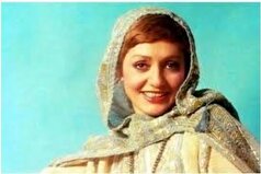 تصویری نایاب از حضور ویلیام وایلر در تهران/استقبال گوگوش از چهره معروف!