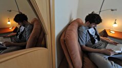 یک چشم پزشک درباره مضرات نور کم صحبت کرد