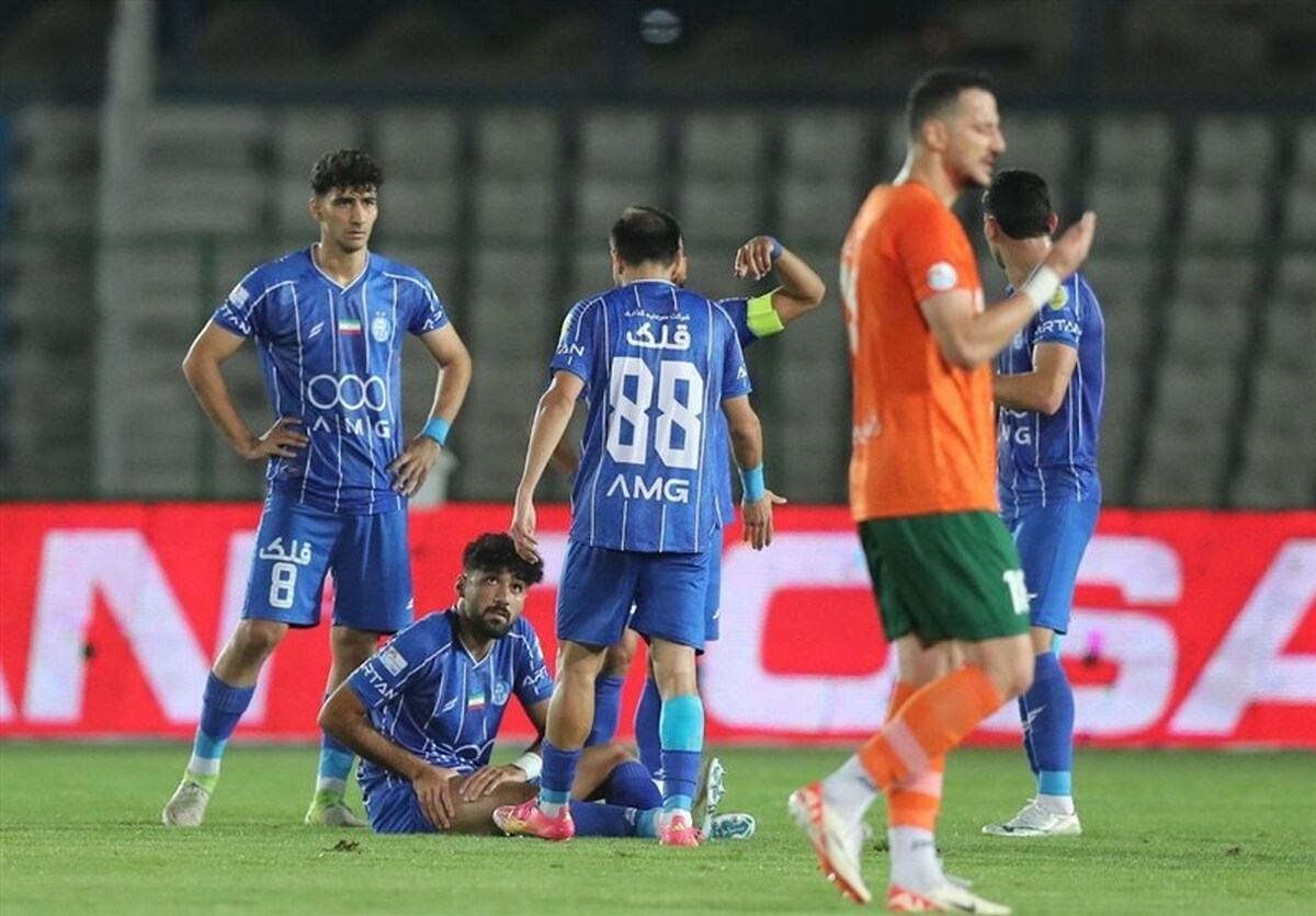 وضعیت مدافع استقلال فردا مشخص می‌شود/ ۲ بازیکن در انتظار تصمیم کادر فنی