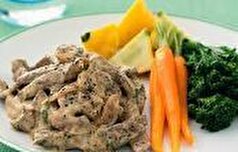 به سبک رستوران‌های معروف بیف استروگانف با گوشت درست کنید