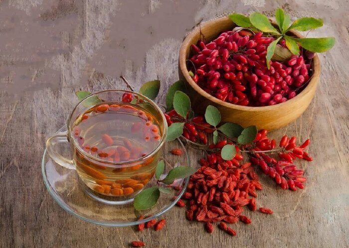 کاربرد‌ها خواص و طرز تهیه زرشک، برای رنگ و طعم بخشیدن به غذا‌ها