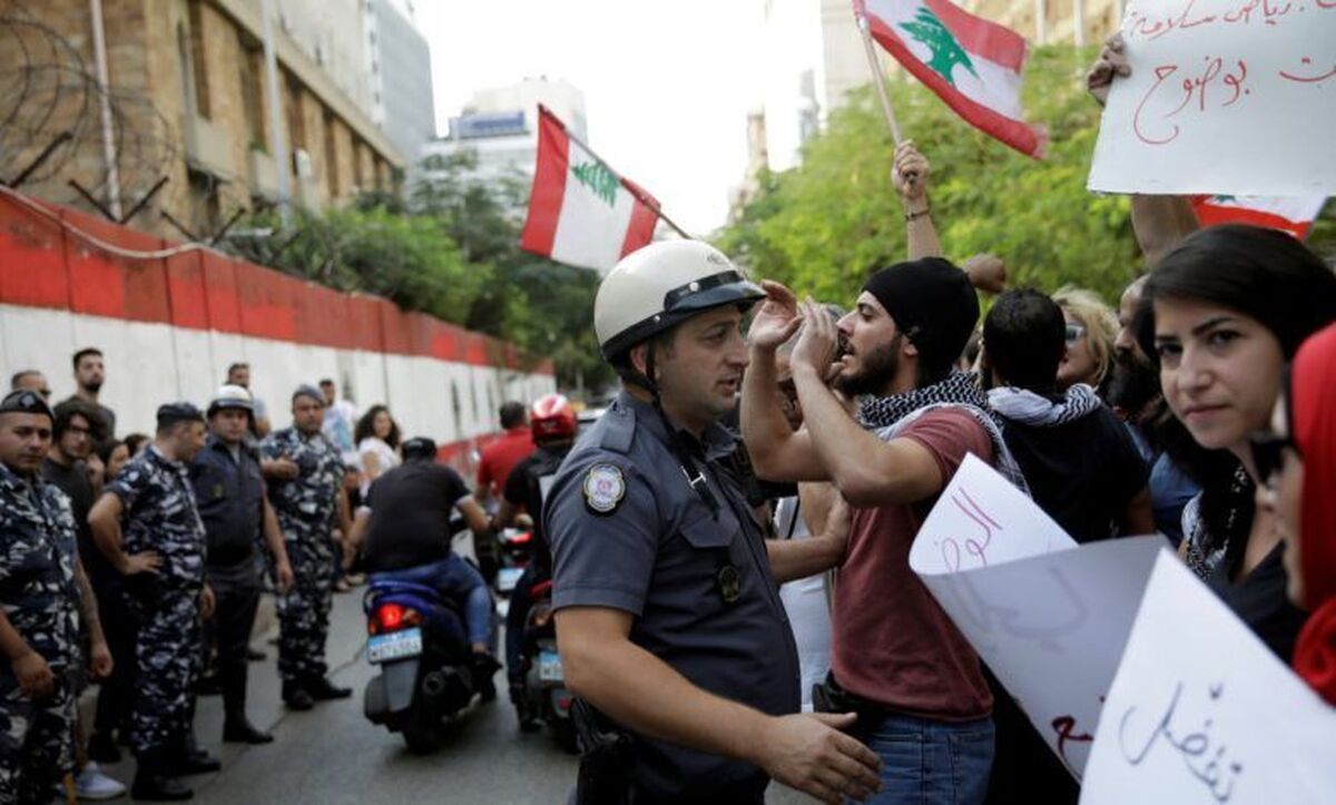 محکوم کردن تجاوزات رژیم صهیونیستی به لبنان توسط جمعی از ساکنان پایتخت لبنان