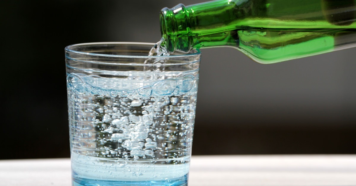 دانشمندان فاش کرده‌اند که آیا آب گازدار مضر است یا خیر.
