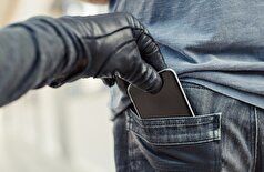 ویدئو| او مثل یک مست نزدیک می‌شود... می‌رقصد، سپس می‌دزدد! صحنه‌ای غافلگیرکننده در شهر ناتینگهام بریتانیا