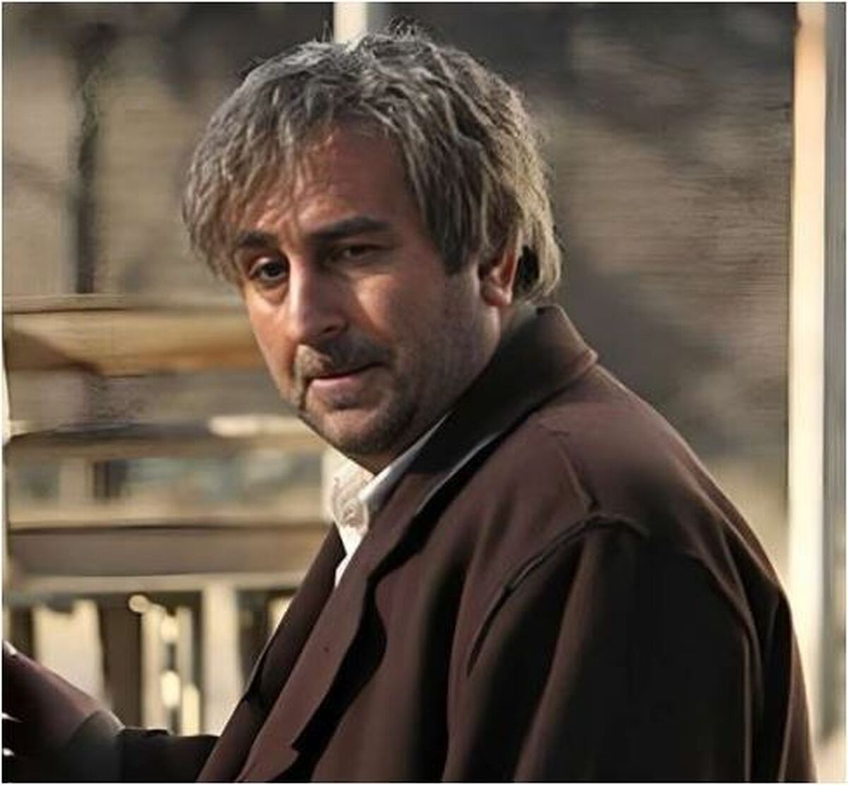 سورپرایز عاشقانه تولد مهران احمدی با کیک پر سبیلش! /چقدر هم خوشحال شده!