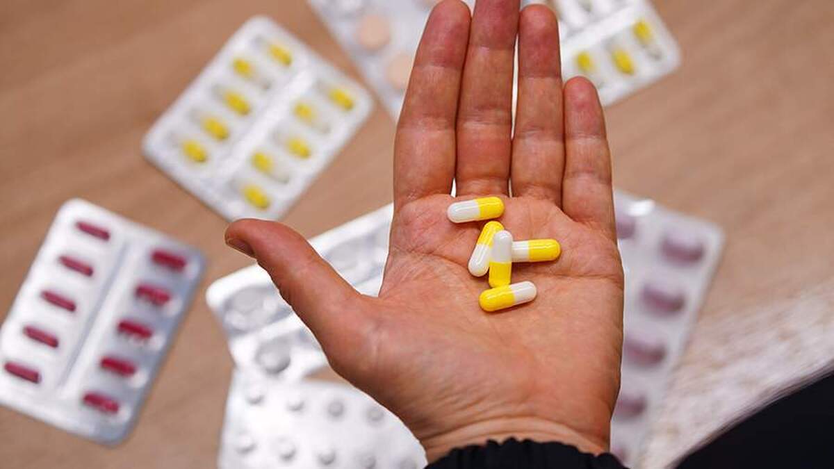 یک پزشک در مورد عوارض مصرف بیش از حد ویتامین D صحبت کرد.