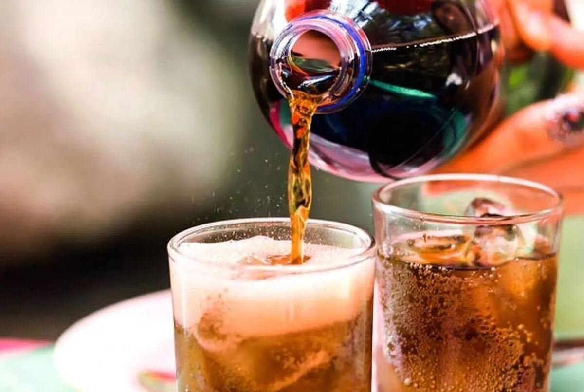 با خوردن یک قوطی نوشابه چه خطراتی تهدیدتان می‌کند؟