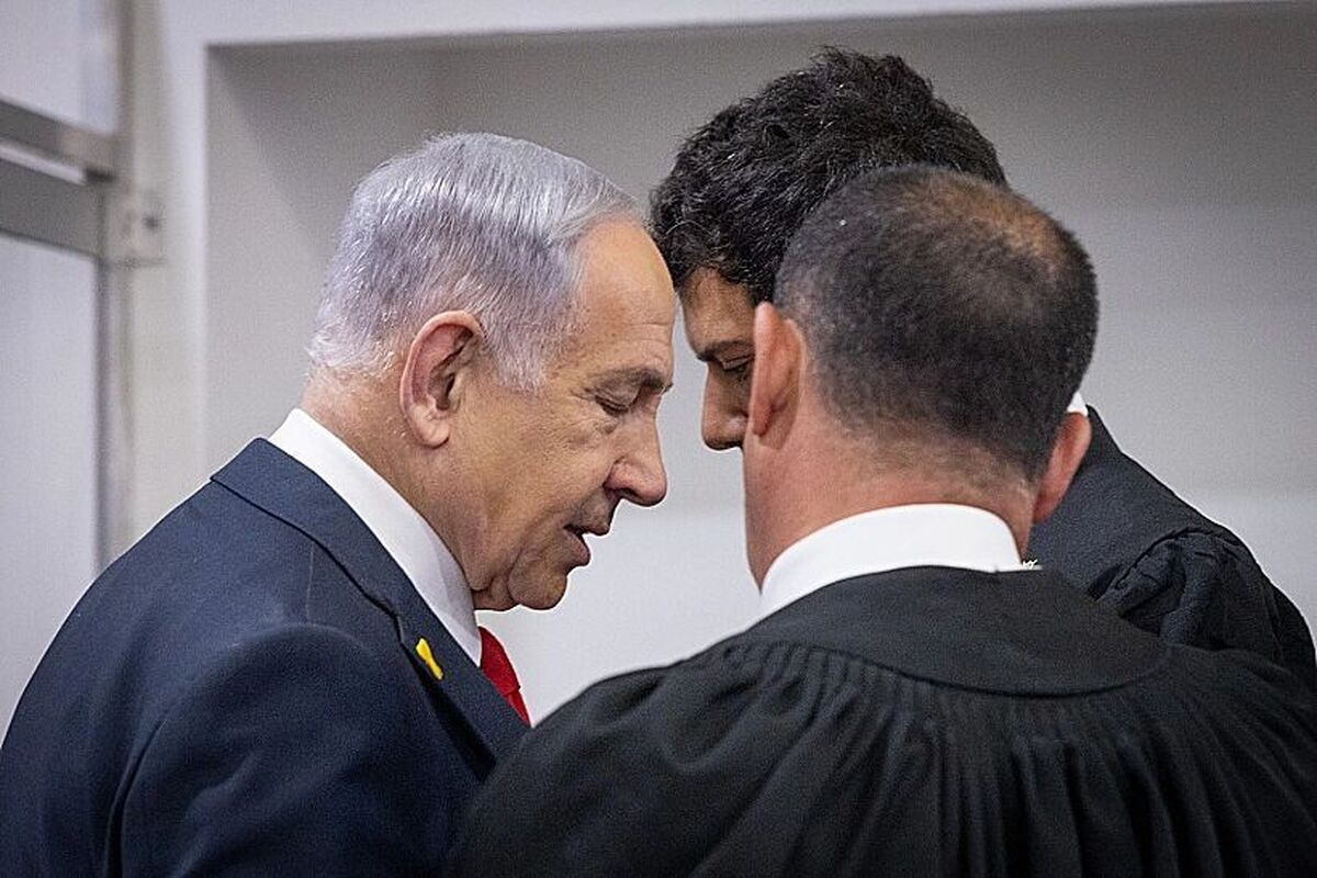 نتانیاهو جلسه دادگاه را با ارائه نامه‌های سربسته و مبهم ترک کرد