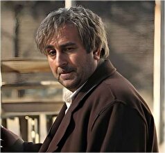 سورپرایز عاشقانه تولد مهران احمدی با کیک پر سبیلش! /چقدر هم خوشحال شده!