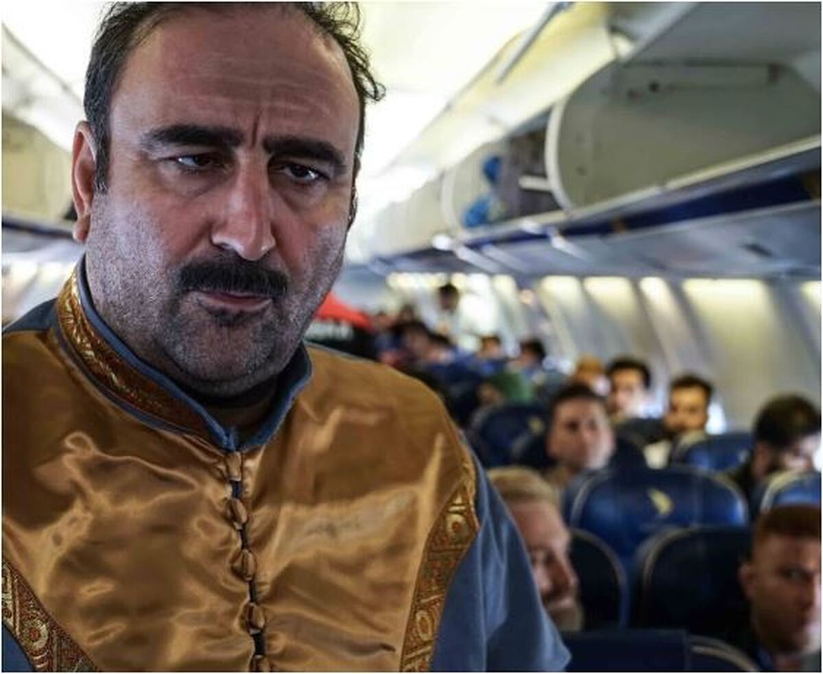 نگاهی به چهره جدید مهران احمدی با لنز‌های رنگی و پوست برنزه! +عکس