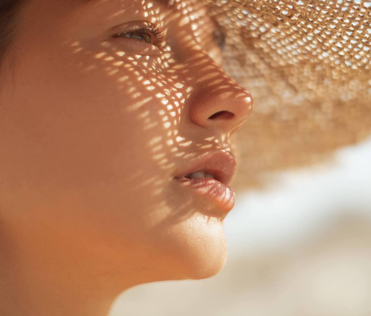 دانشمندان: قرار گرفتن در معرض نور خورشید میکروبیوم پوست را از بین می‌برد