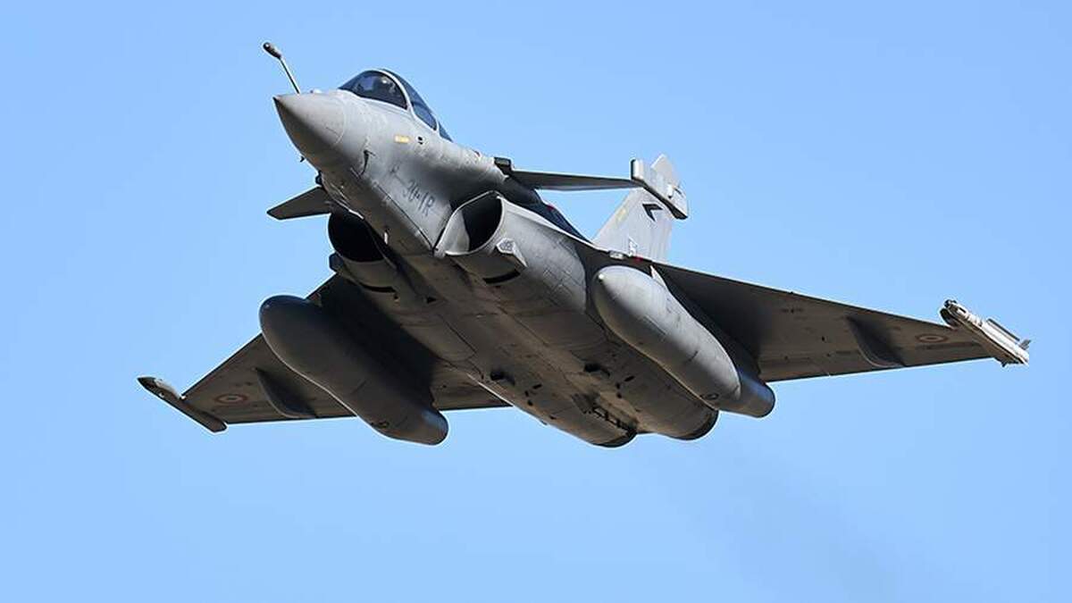 لاوروف به فقدان عقل سلیم در فروش جنگنده‌های رافال به اوکراین اشاره کرد.