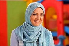 عکس یادگاری الهه رضایی در یک مکان سرسبز و دنج