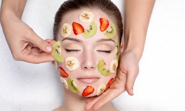 پوست شیشه‌ای و شفاف در پی داشتن مراقبت‌های ساده روزمره