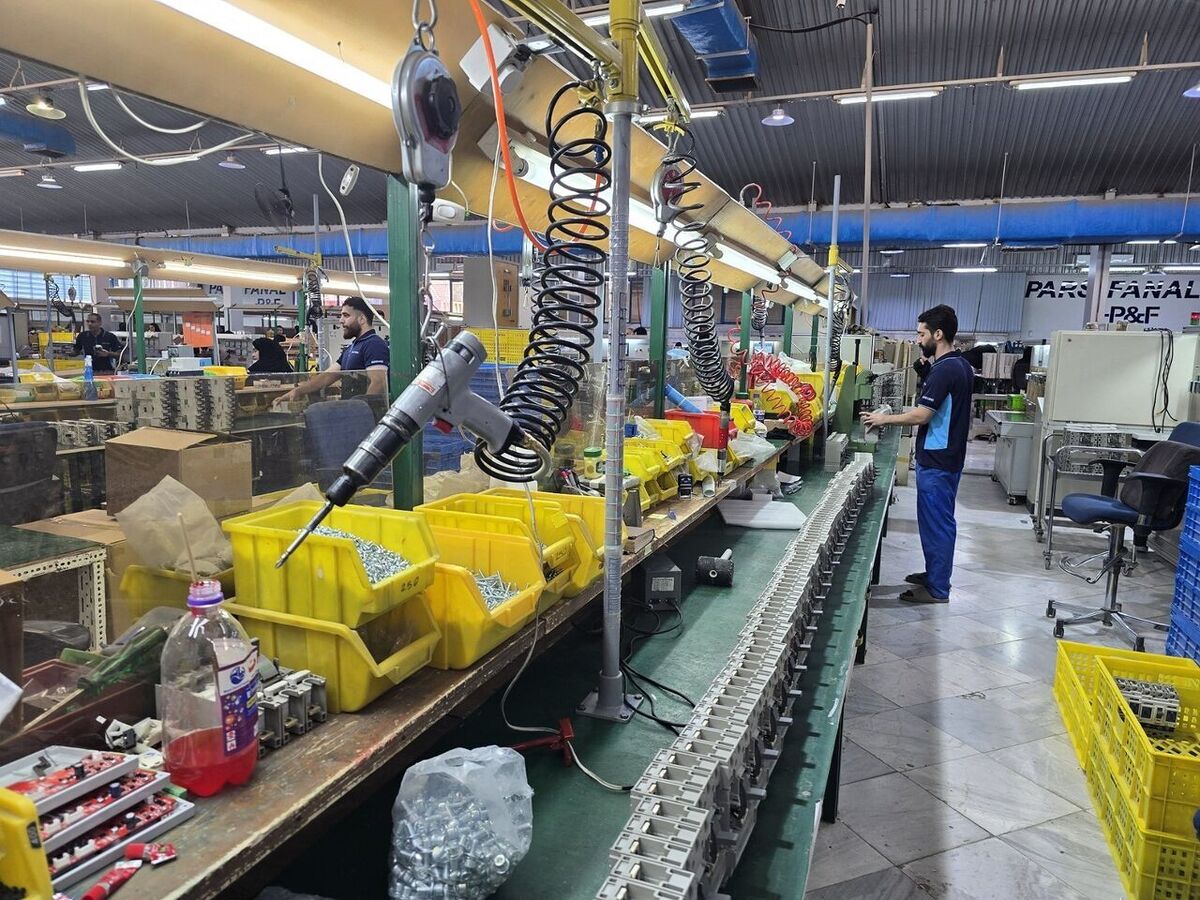 برطرف شدن مشکلات واحد‌های صنعتی و تولیدی کرمانشاه تا پایان هفته