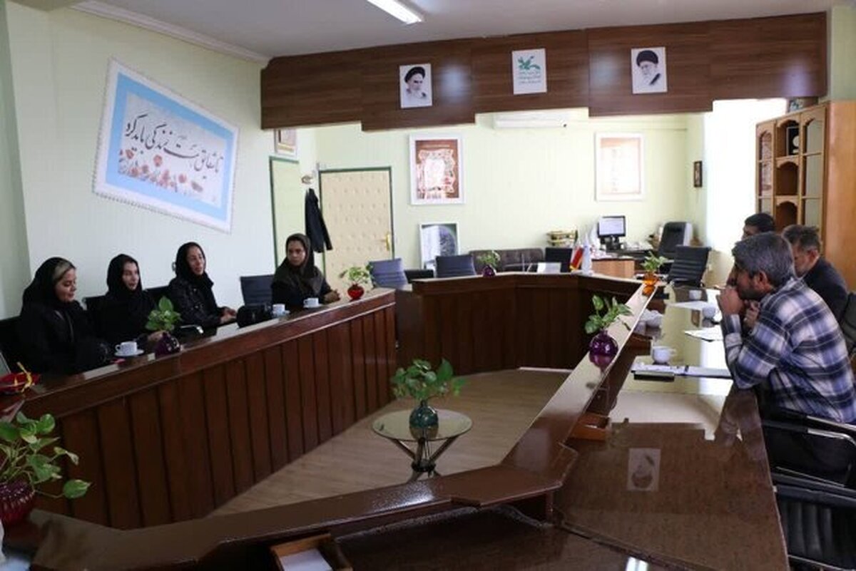 از تولیدات نمایش عروسکی حرفه‌ای متناسب با نیاز نسل امروز حمایت می‌کنیم