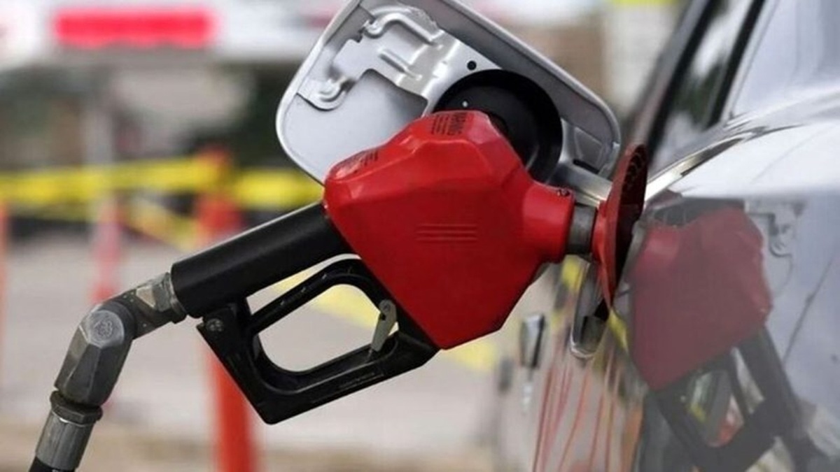 نگرانی مالکان خودروی صفر کیلومتر از حذف سهمیه بنزین