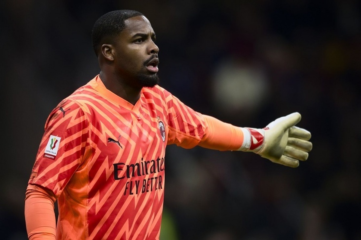 به گفته تاولری، چلسی تماس با نمایندگان مایک مایگنان، دروازه‌بان میلان، را از سر گرفته است