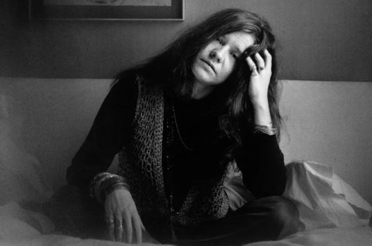 فشارهای روانی مشهور بودن باعث مرگ زودرس خوانندگان میشود! فشارهای روانی مشهور بودن باعث مرگ زودرس خوانندگان میشود!