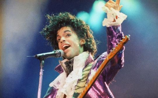 فشارهای روانی مشهور بودن باعث مرگ زودرس خوانندگان میشود! فشارهای روانی مشهور بودن باعث مرگ زودرس خوانندگان میشود!