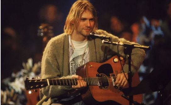 فشارهای روانی مشهور بودن باعث مرگ زودرس خوانندگان میشود! فشارهای روانی مشهور بودن باعث مرگ زودرس خوانندگان میشود!