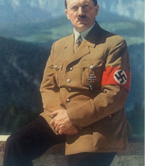 تلاش آدولف هیتلر زنده برای پیروزی در انتخابات محلی نامیبیا!