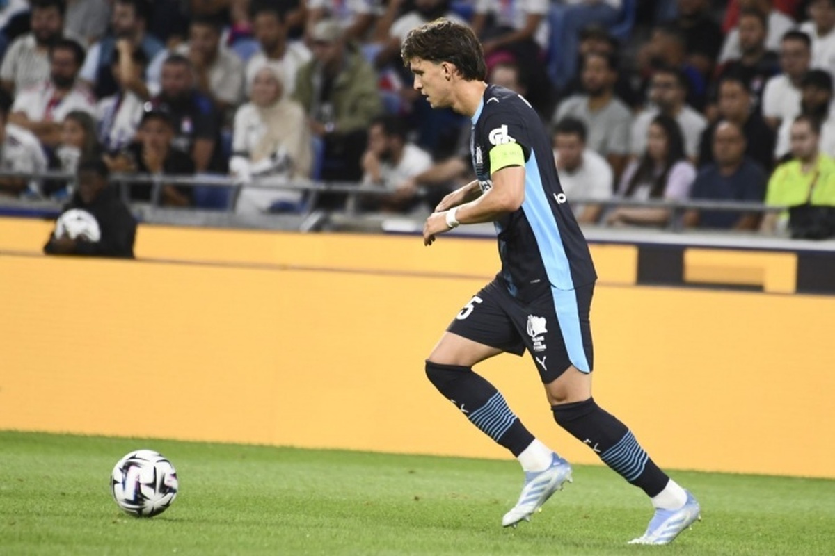 «مدت زیادی خندیدم» واکنش بالردی، بازیکن مارسی، در مورد برخورد غیرمعمول با مأموران پلیس