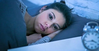 چرا بعضی‌ها نمی‌توانند شب‌ها از فکر کردن دست بردارند؟