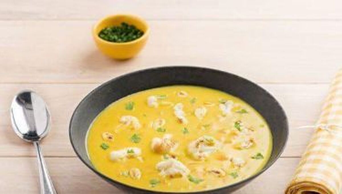 دستور پخت سوپ کدو تنبل و گل کلم برای عصرانه پاییزی