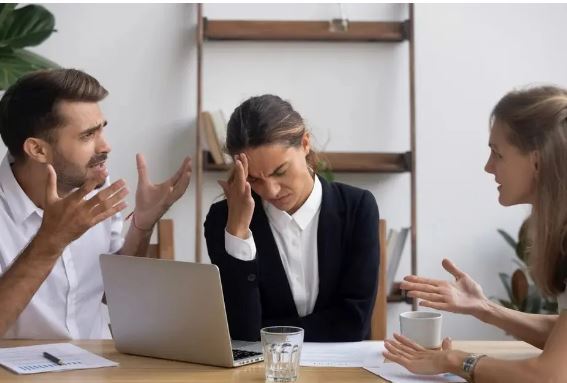 پنج درس کلیدی برای رهایی از خشم نسبت به کارفرما