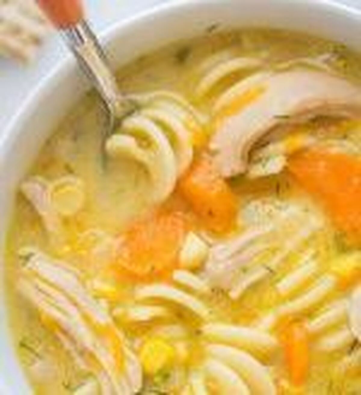 برای مهانی هایتان این سوپ جوجه و نودل خامه‌ای را حتما درست کنید