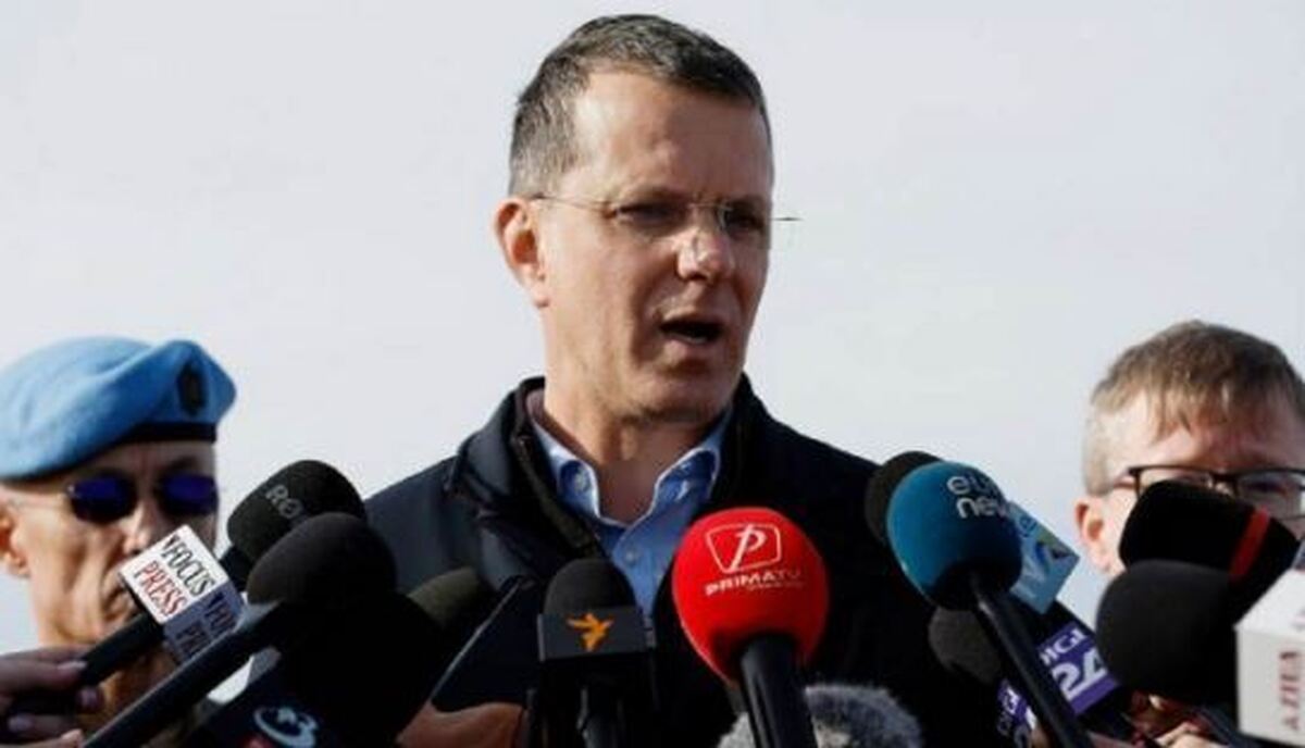 استعفای وزیر دفاع رومانی در پی تردید درباره اصالت مدرک دانشگاهی