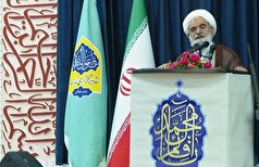 امام‌جمعه بندرعباس: اقتدار دریایی ایران نتیجه رهبری حکیمانه و اتحاد مردم است