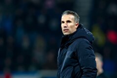 پسر رابین فن پرسی، سرمربی فاینورد، اولین بازی خود را برای این باشگاه در یک بازی لیگ اروپا انجام داد