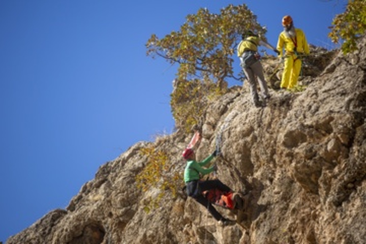 نجات ۲ کوهنورد گمشده در ارتفاعات جاده کرج - چالوس